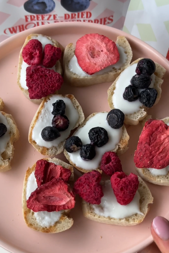 Mini Yogurt Toasts