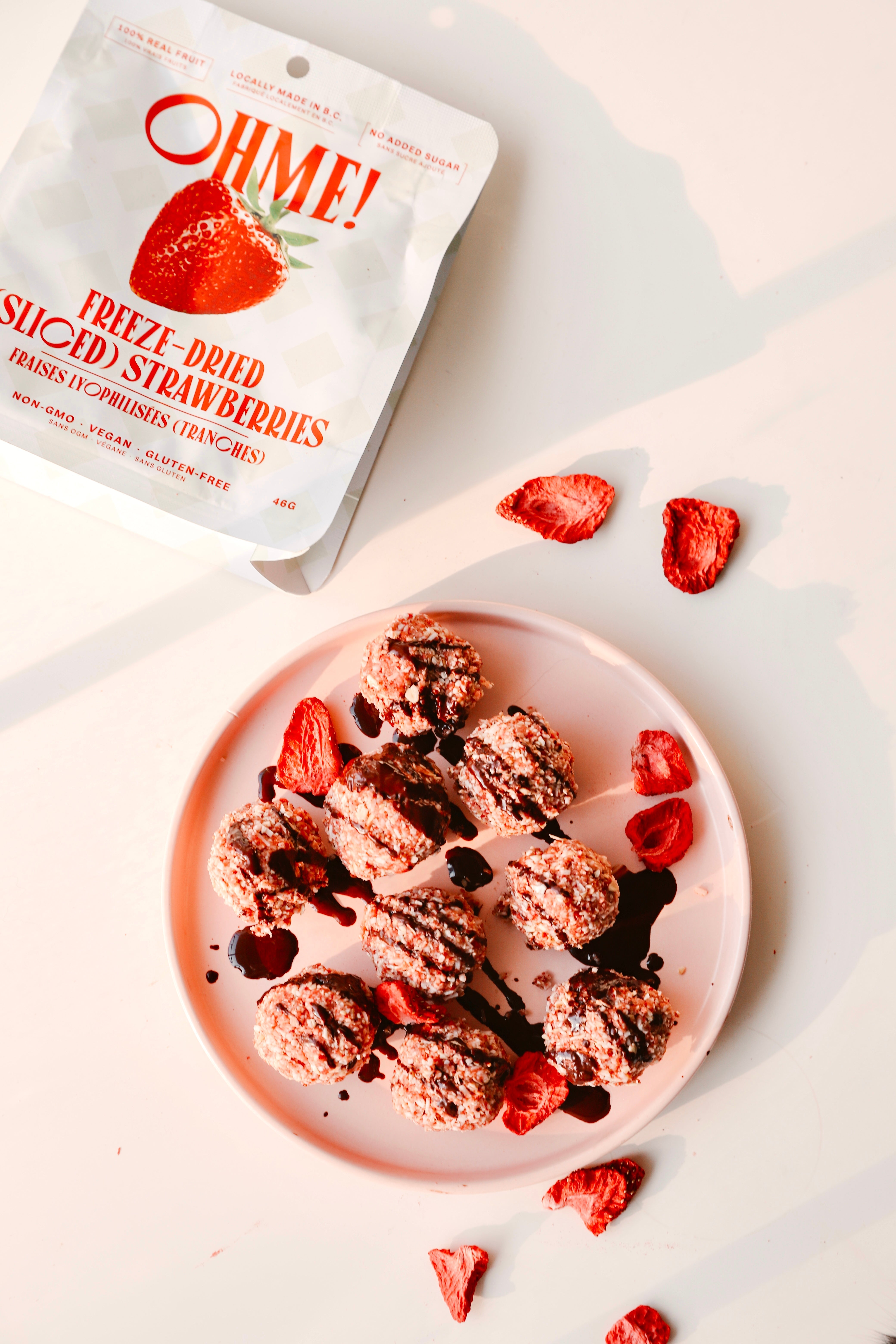 Strawberry Chocolate Energy Bites – No-Bake, Healthy & Delicious! – OHME!