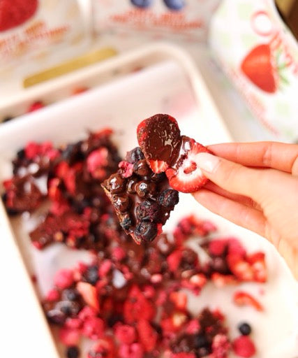 4-Ingredient Berry Chocolate Bark