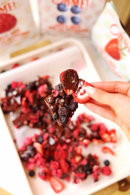 4-Ingredient Berry Chocolate Bark